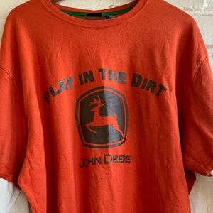 Vintage John Deere long sleeved T-shirt!  Men’s XL, 100% Cotton!